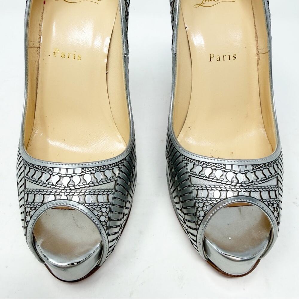 Christian Louboutin Suellena Silver Geometric Peep Toe Heels Womens Size EU 37 - Picture 3 of 10